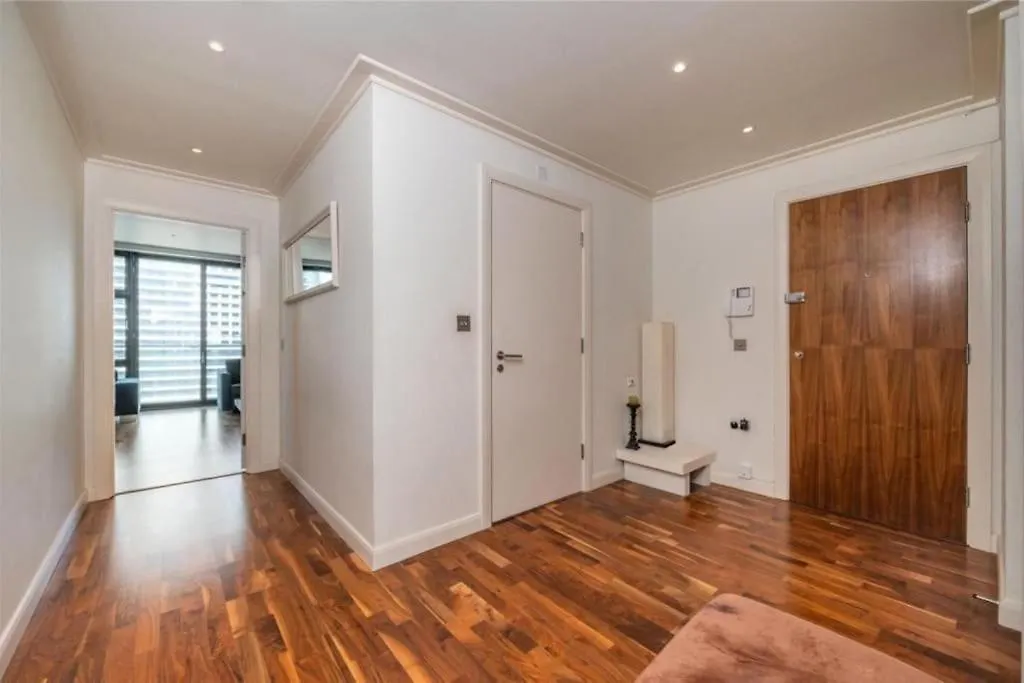 Luxury Penthouse 2 Bedrooms Flat In Canary Wharf London